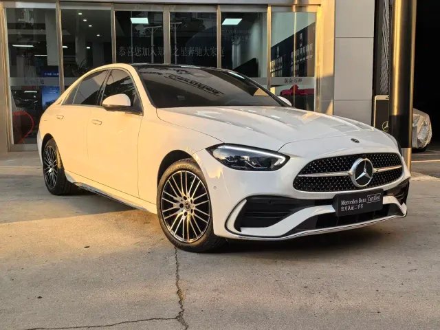 Mercedes-Benz C-Class — Фото автомобиля 3