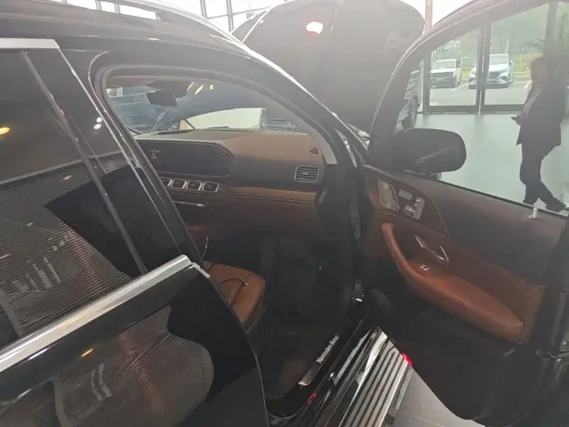 Mercedes-Benz GLS-Class — Фото автомобиля 8