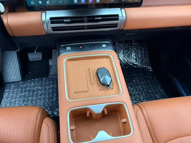 BYD FangChengBao Titanium 7 — Фото автомобиля 13