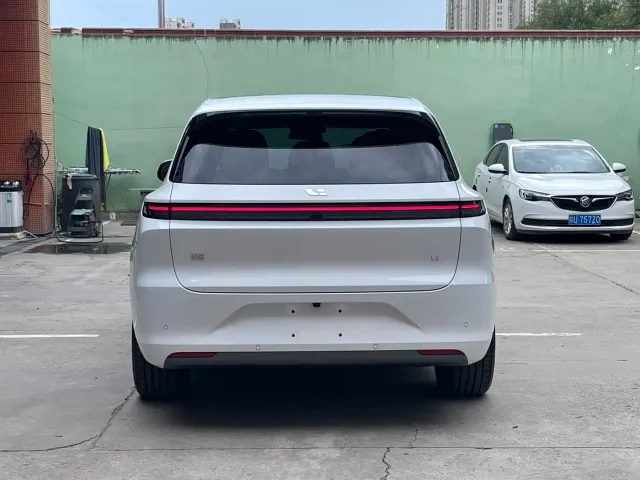 Li Auto L6 — Фото автомобиля 5