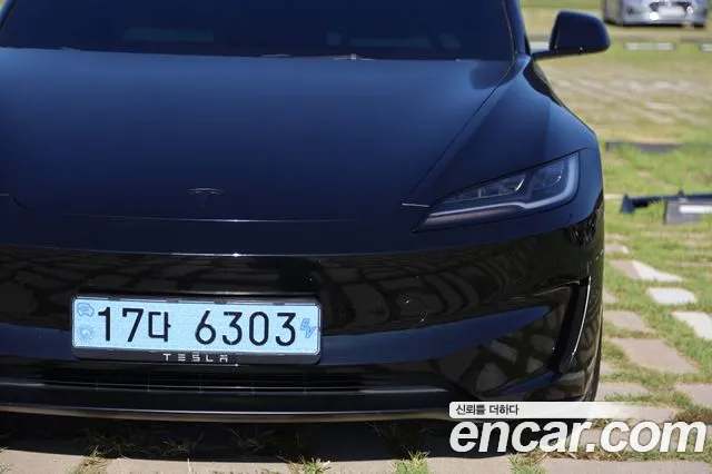 Tesla Model 3 — Фото автомобиля 6