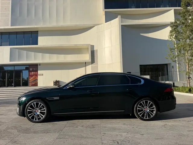 Jaguar XFL — Фото автомобиля 8