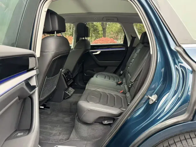 Volkswagen Touareg — Фото автомобиля 9