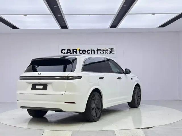 Li Auto L7 — Фото автомобиля 5