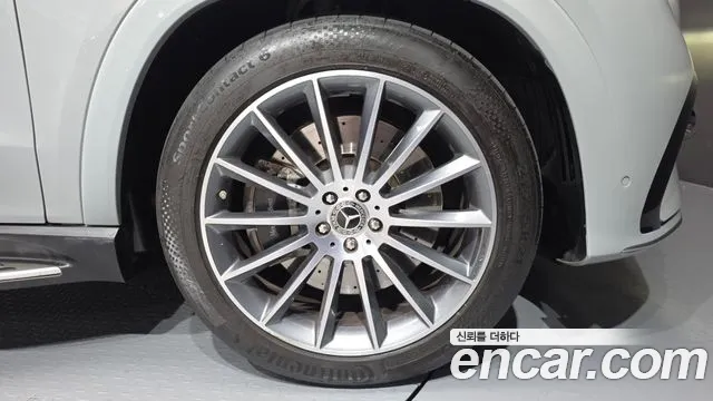 Mercedes-Benz GLE-Class — Фото автомобиля 21