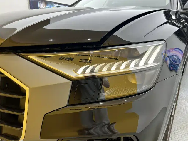 Audi Q8 — Фото автомобиля 8