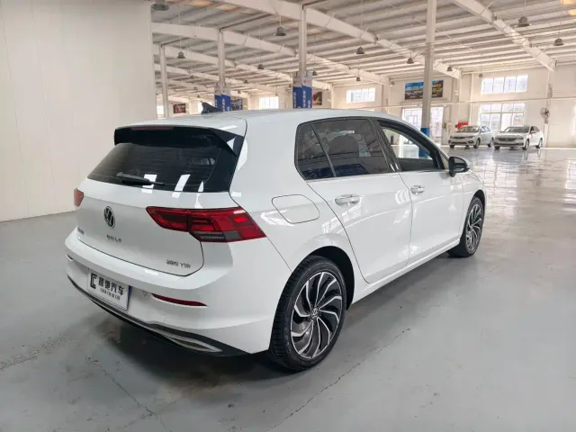 Volkswagen Golf — Фото автомобиля 4