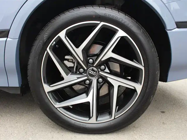 Audi Q6L e-tron — Фото автомобиля 7