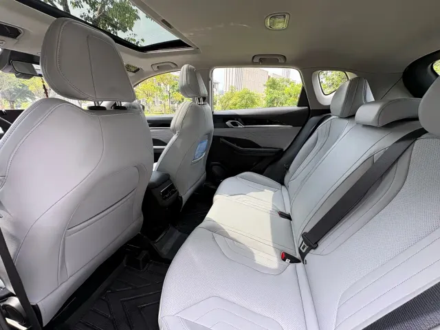 Geely Binyue — Фото автомобиля 6