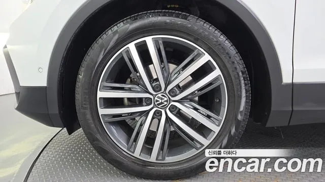 Volkswagen Tiguan Tiguan 2 поколение 2.0 TDI Prestige — Фото автомобиля 5