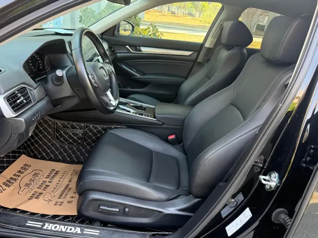 Honda Accord — Фото автомобиля 9