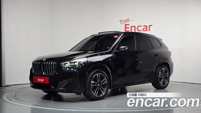 Фотография автомобиля — BMW X1 U11