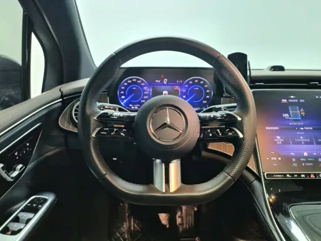 Mercedes-Benz EQE SUV — Фото автомобиля 7