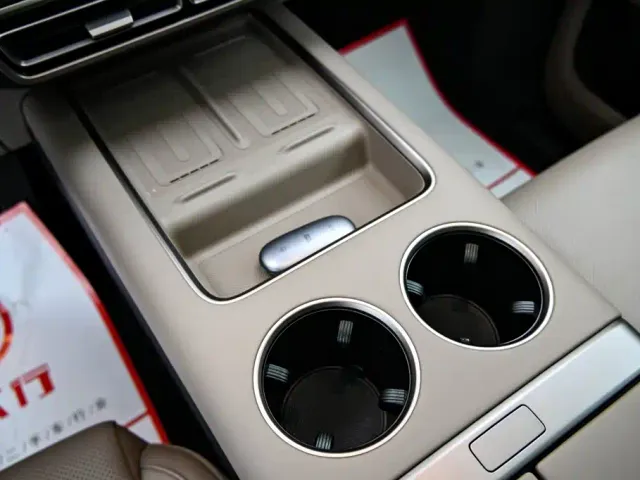 Li Auto MEGA — Фото автомобиля 21