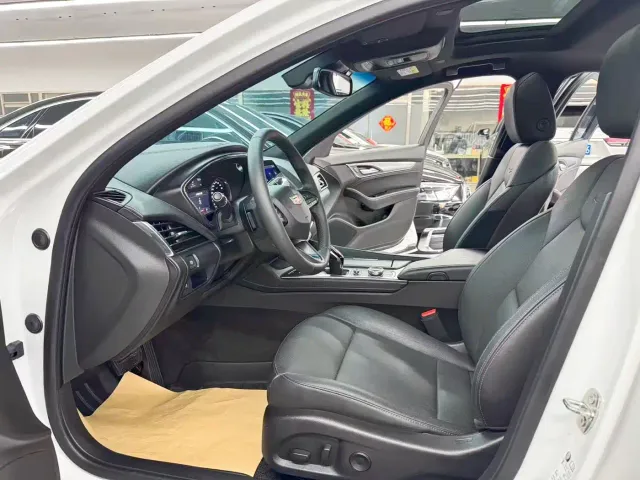 Cadillac CT5 — Фото автомобиля 7