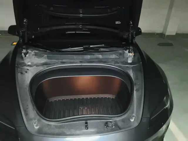 Tesla Model 3 — Фото автомобиля 21