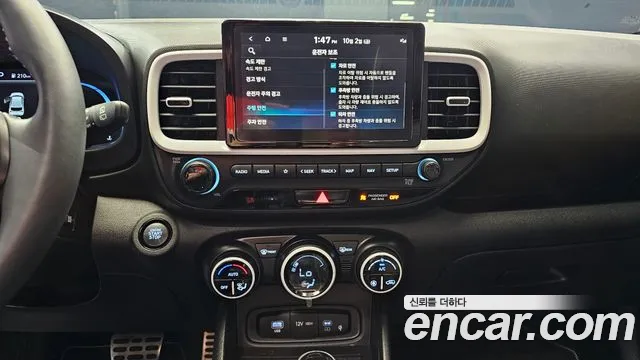 Hyundai Venue — Фото автомобиля 13