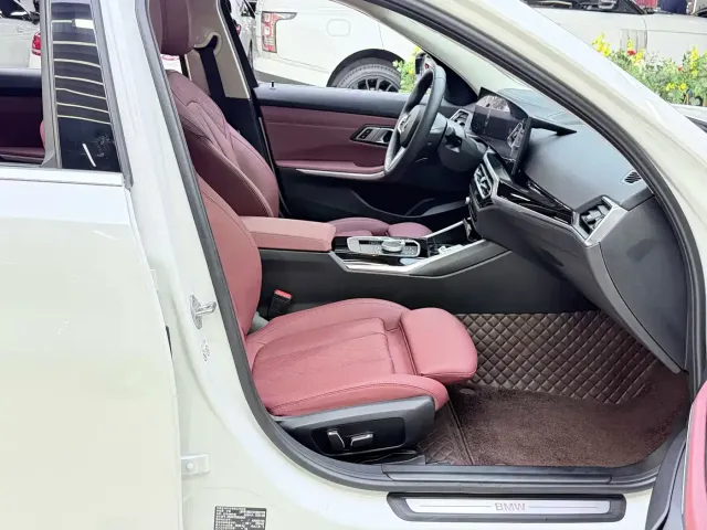 BMW BMW i3 2024 eDrive 35 L — Фото автомобиля 9