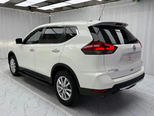 Nissan X-Trail — Фото автомобиля 4