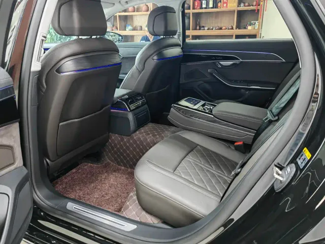 Audi A8 — Фото автомобиля 8