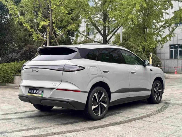 BYD Sealion 06 — Фото автомобиля 11