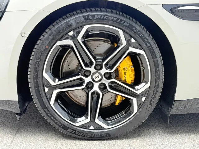 Xiaomi SU7 — Фото автомобиля 5