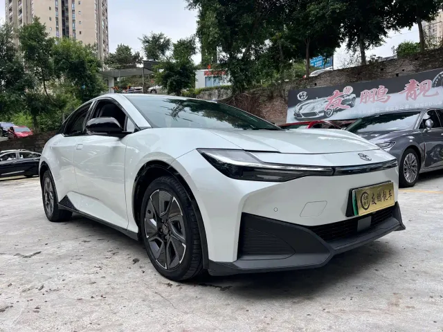Toyota bZ3 — Фото автомобиля 3