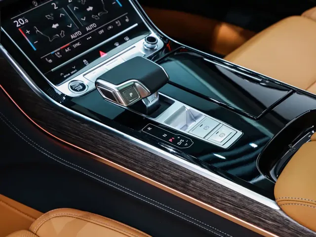 Audi A8 — Фото автомобиля 20