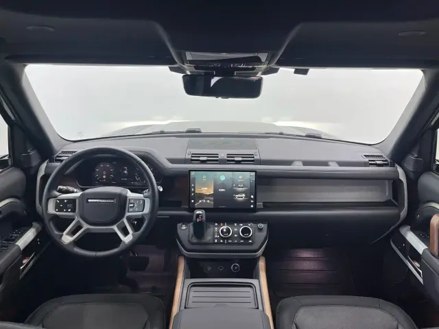Land Rover Defender — Фото автомобиля 13