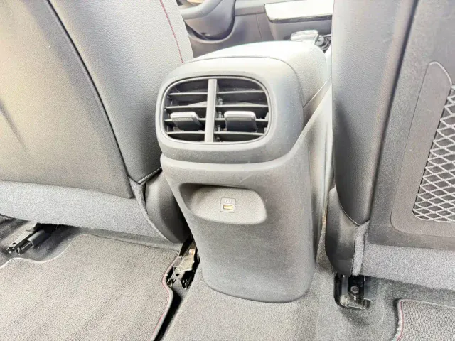 Hyundai Elantra — Фото автомобиля 18