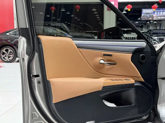 Lexus ES — Фото автомобиля 9
