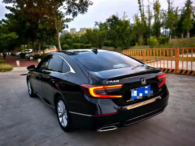 Honda Accord — Фото автомобиля 9