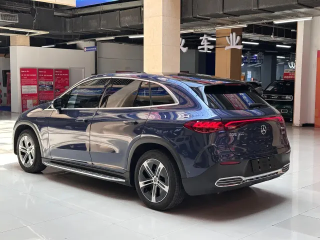 Mercedes-Benz EQE SUV — Фото автомобиля 4