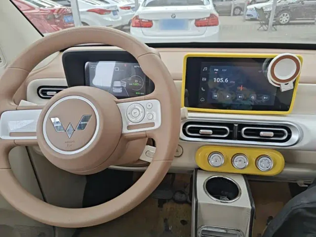 Wuling Hongguang Mini EV — Фото автомобиля 9