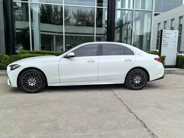 Mercedes-Benz C-Class — Фото автомобиля 2