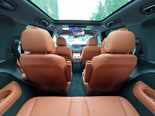 Li Auto L9 — Фото автомобиля 4