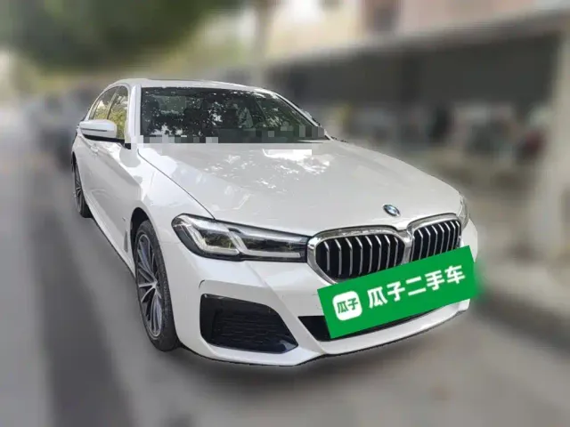 BMW 5 Series — Фото автомобиля 3