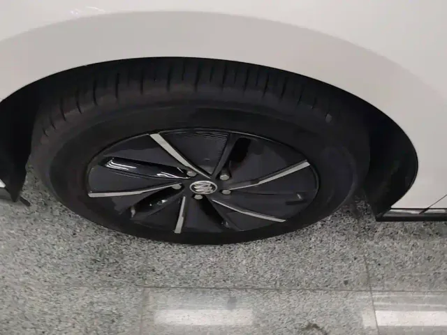 Buick Velite 6 — Фото автомобиля 22