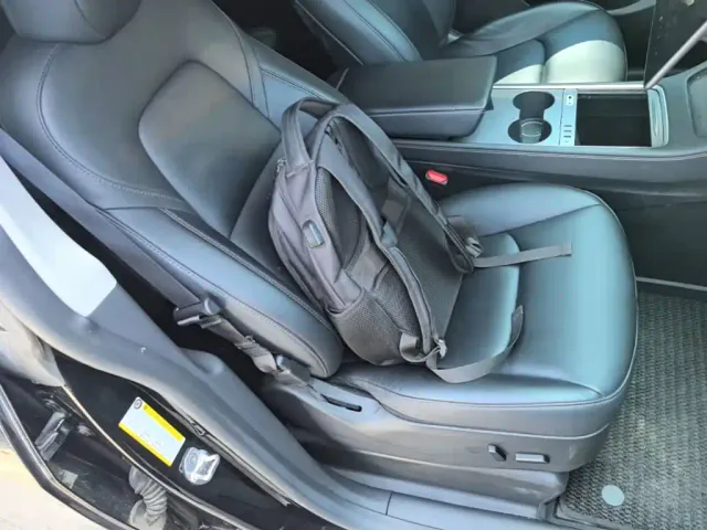 Tesla Model Y — Фото автомобиля 24