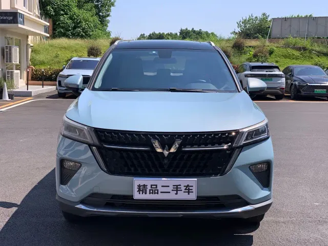 Wuling Asta — Фото автомобиля 2