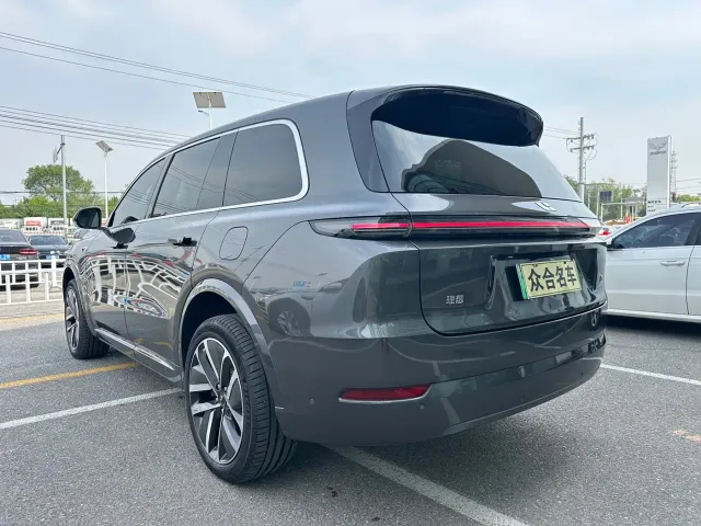 Li Auto L9 — Фото автомобиля 5