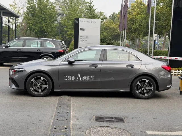 Mercedes-Benz A-Class — Фото автомобиля 3