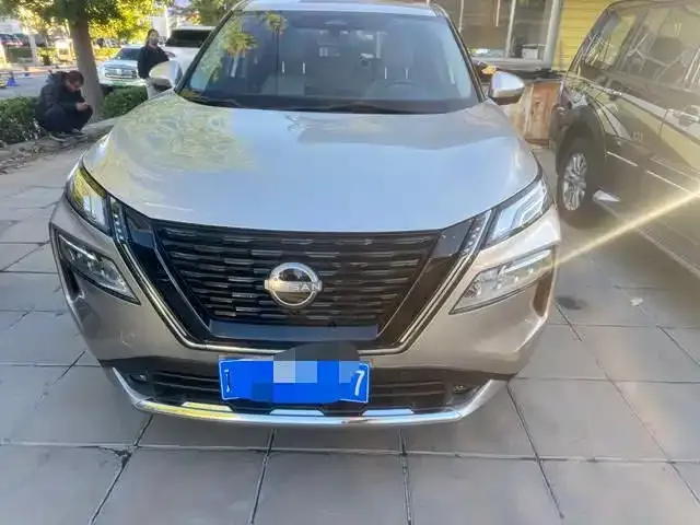 Nissan X-Trail — Фото автомобиля 2