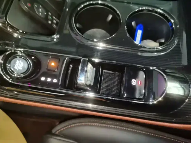 GAC Trumpchi E8 — Фото автомобиля 13