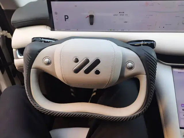 IM Motors LS6 — Фото автомобиля 15