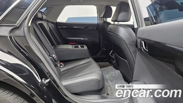 Hyundai Grandeur Grandeur (GN7) 2.5 Бензин 2WD — Фото автомобиля 12