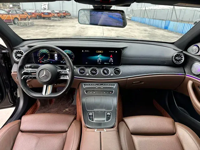 Mercedes-Benz E-Class — Фото автомобиля 5