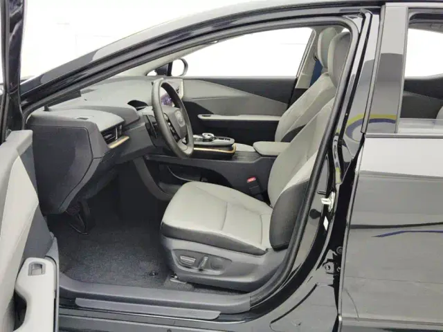 Toyota bZ3 — Фото автомобиля 9