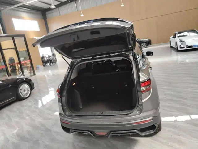 Geely Binyue — Фото автомобиля 18