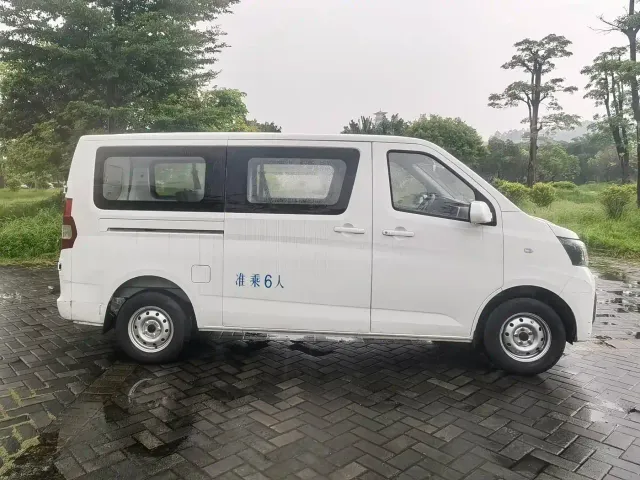 Changan Ruixing EM60 — Фото автомобиля 4
